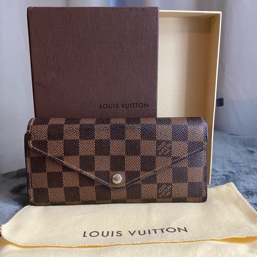 Louis Vuitton Josephine Wallet in Damier Ebene